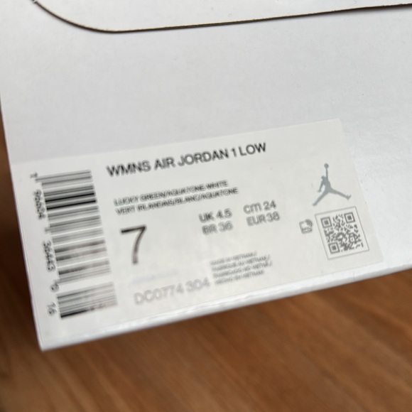 Nike Women’s Air Jordan 1 Low - Picture 5 of 5